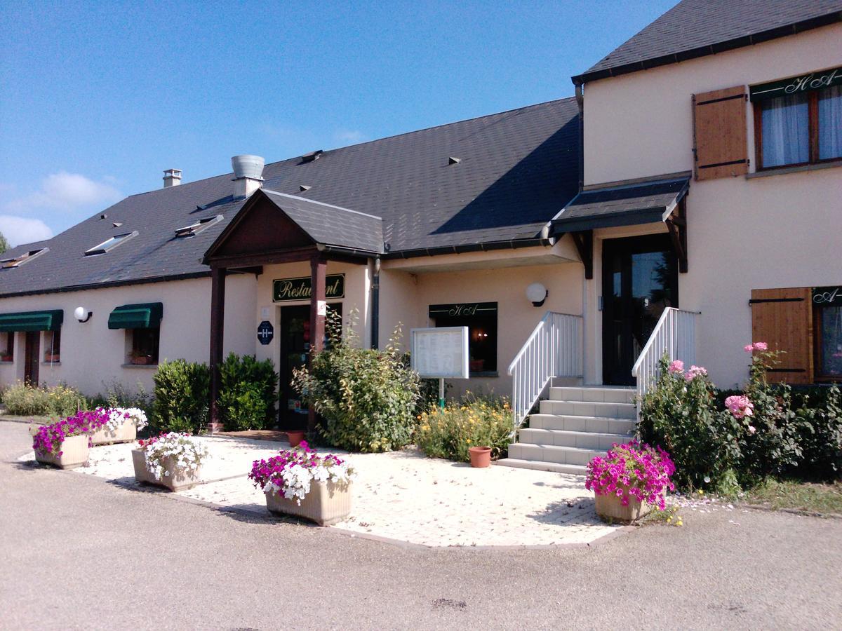 Logis Hotel Restaurant De L'Abbaye Ferrieres-en-Gatinais 외부 사진